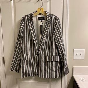 Banana Republic stretch linen boyfriend blazer.